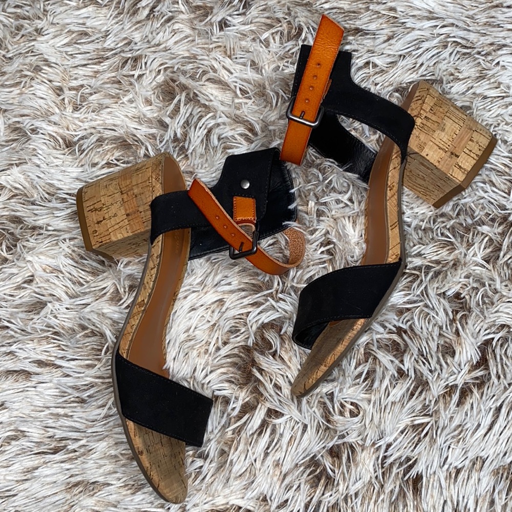 American Eagle heel shoes